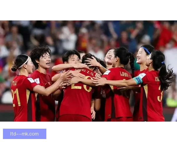 图恩女足世界杯半决赛一脚远射首开纪录点燃全场带队冲击决赛荣耀时刻