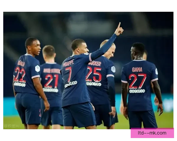 巴黎圣日耳曼官方宣布中场主力帕雷德斯正式离队即将开启新征程