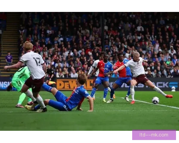 曼城女足奋战赛季末遗憾屈居英超亚军但拼搏精神点燃球迷期待未来