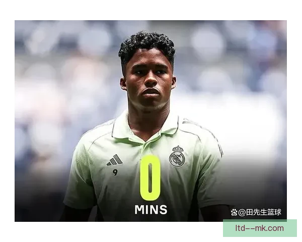 皇马新星恩德里克训练赛禁区外凌空抽射惊艳全场